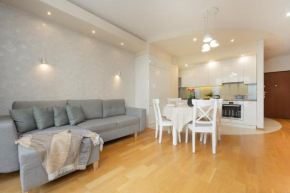 Beautiful Apartment with Spacious Terrace by Noclegi Renters